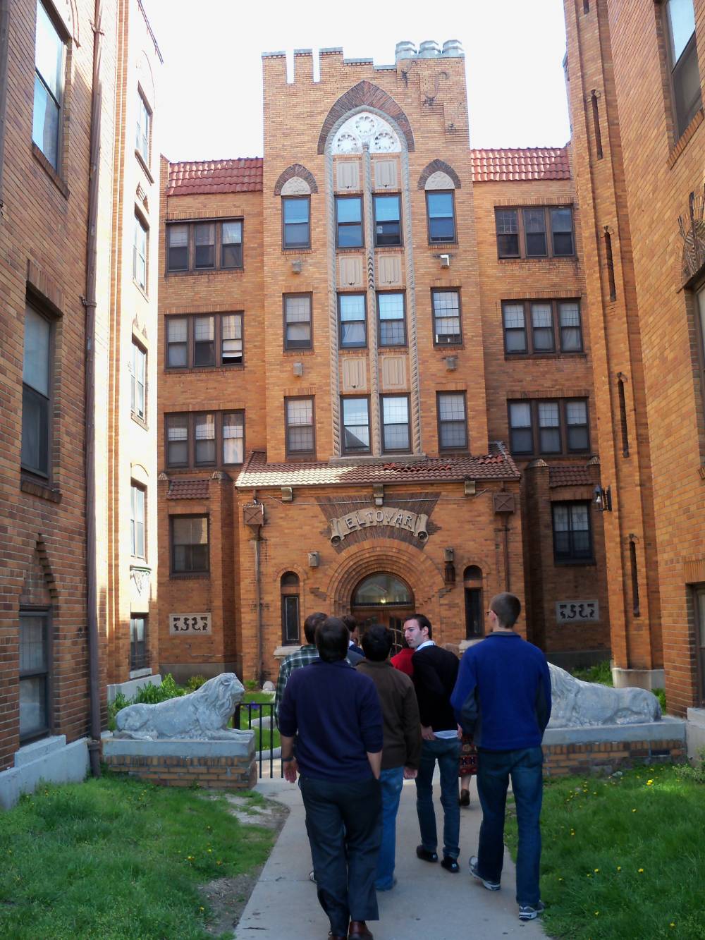 Students visit the El Tovar building in Detroit.
